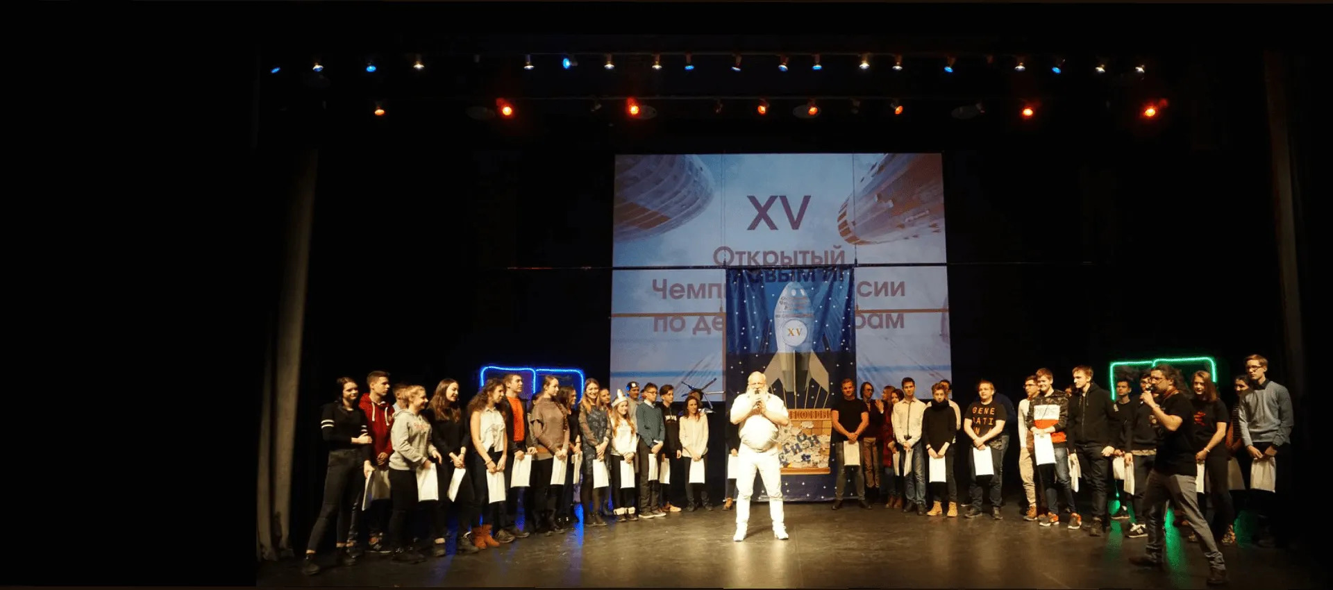 не только учим, помогаем взрослеть, выбирать жизненный путь, добиваться успеха